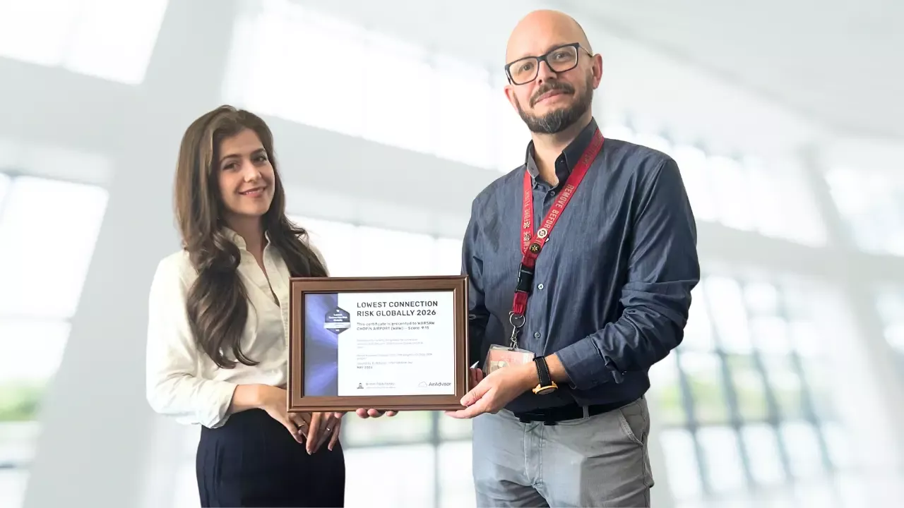 AirAdvisor presents Warsaw Chopin Airport connection award