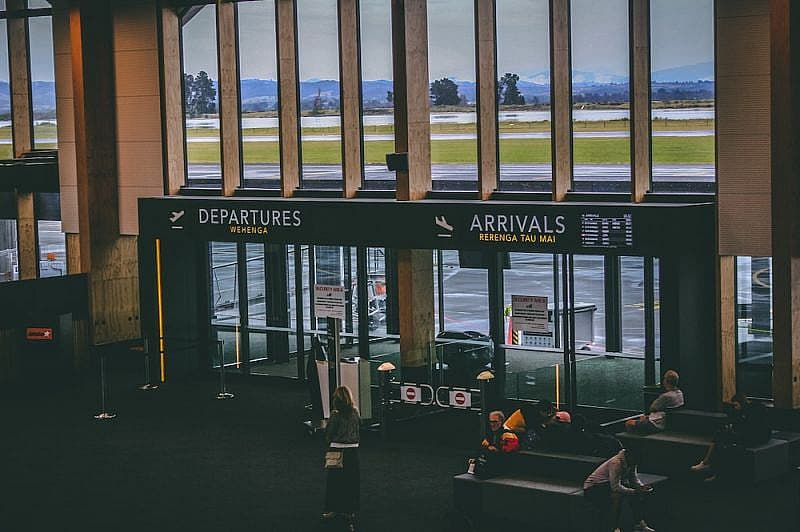 Ankunft und Abflug am Flughafen