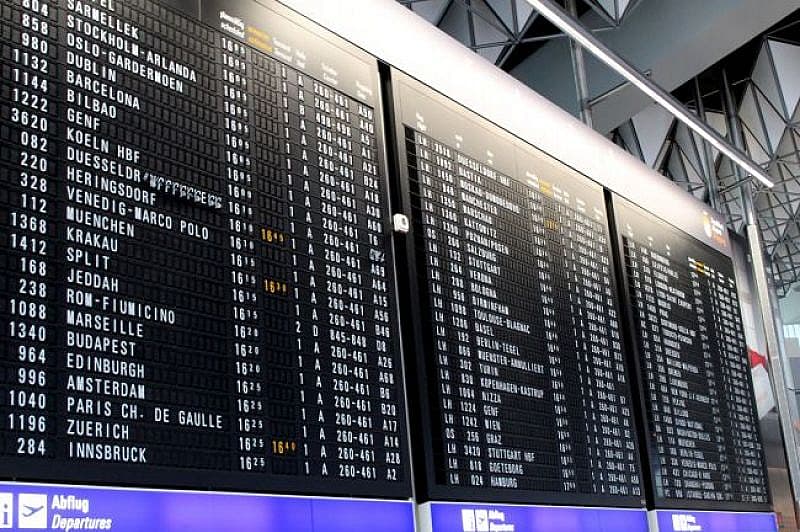 Nouvelair-Flug auf der Fluganzeigetafel suchen