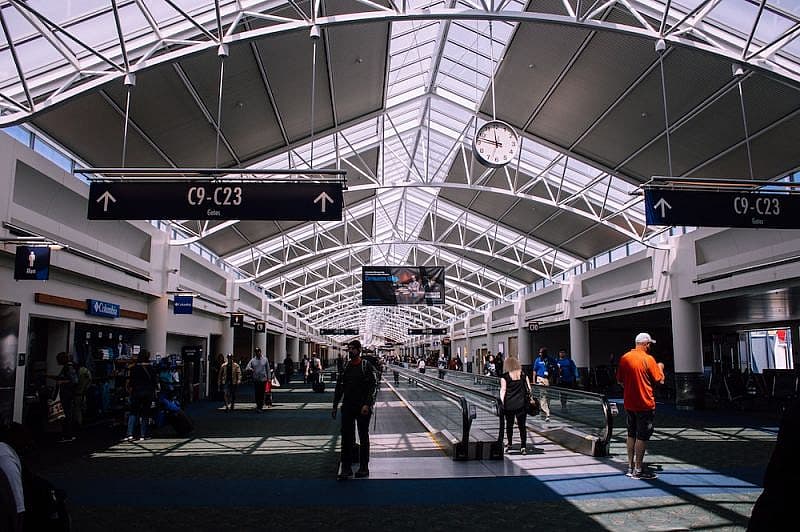 Flughafen Terminal