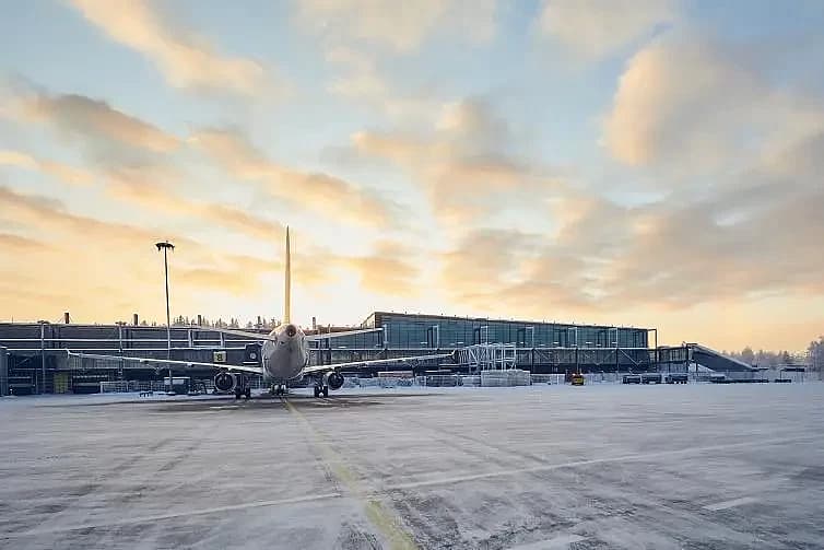 A&eacute;roport de Rovaniemi en Laponie finlandaise sous la neige