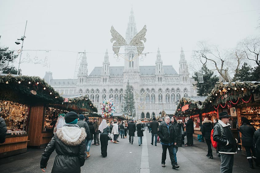 Mercado de Natal em Viena, Austria (Cr&eacute;dito: Unsplash)