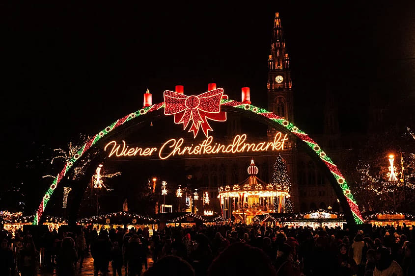 March&eacute; de No&euml;l de Vienne illumin&eacute;