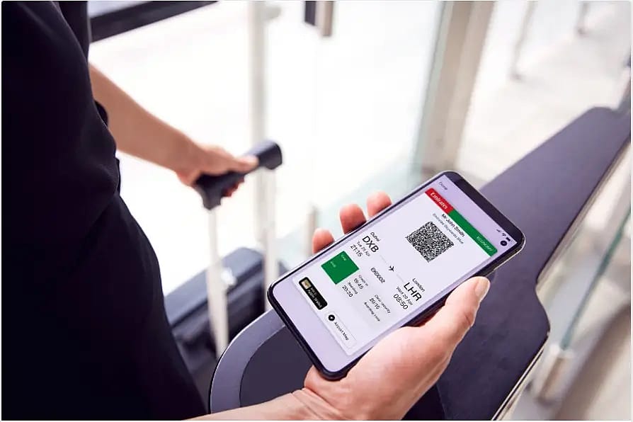 A digital Emirates boarding pass