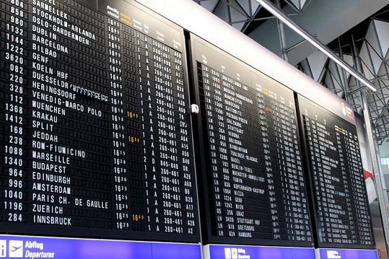 Nouvelair-Flug auf der Fluganzeigetafel suchen