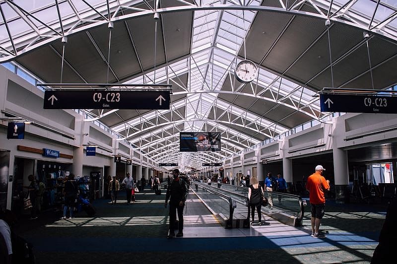 Flughafen Terminal