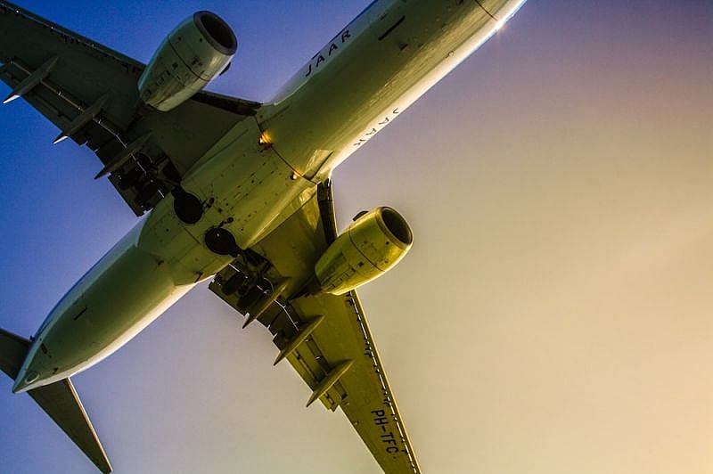 Flugzeug von unten
