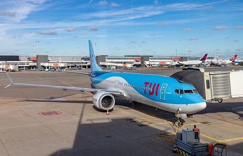 Genrebild &ouml;ver en TUI-flygplan st&aring;endes p&aring; flygplatsen