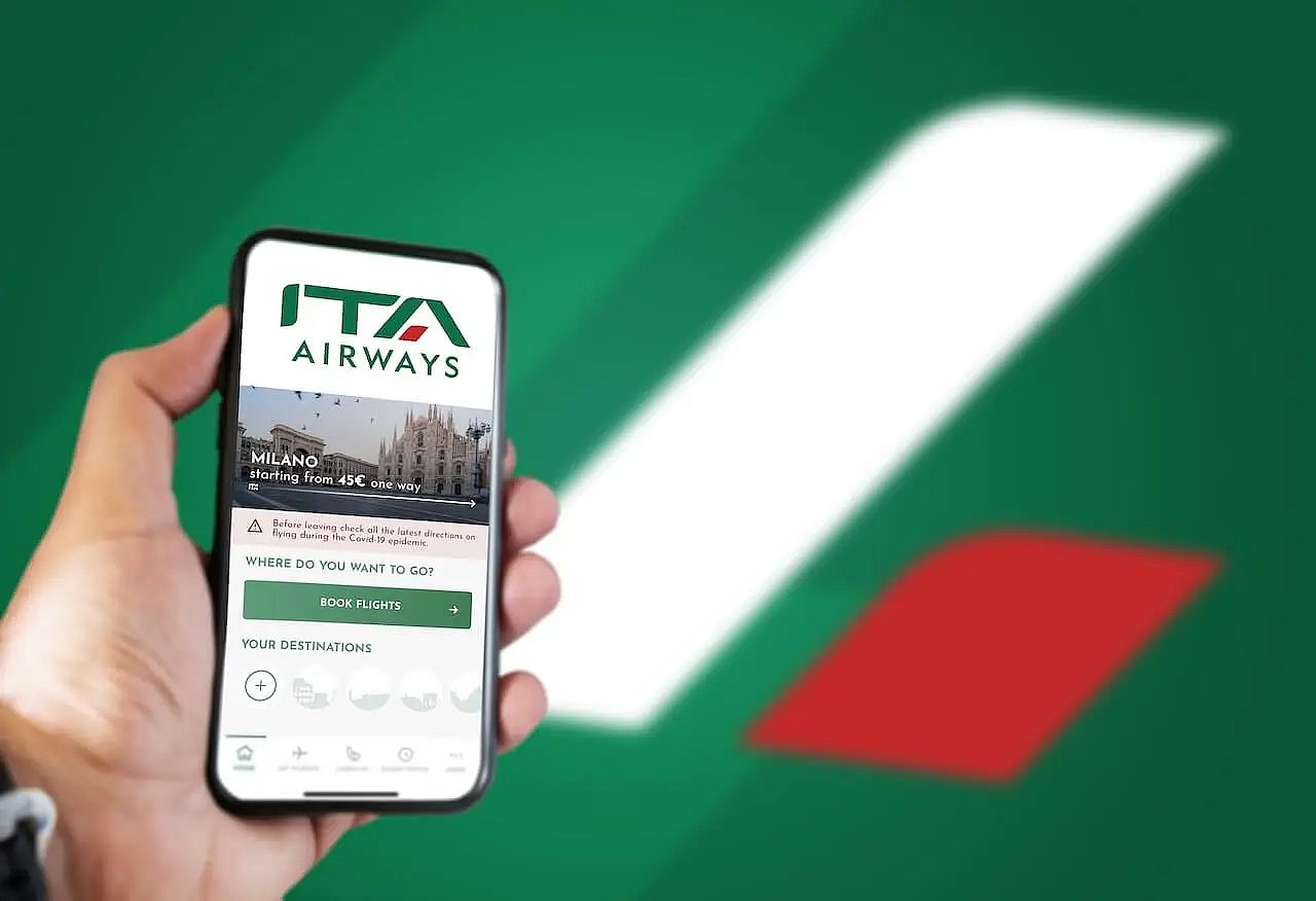 Cellulare dove si vede l'applicazione di ITA Airways