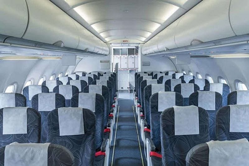 Cabina de avi&oacute;n vac&iacute;a por anulaci&oacute;n de vuelos por coronavirus
