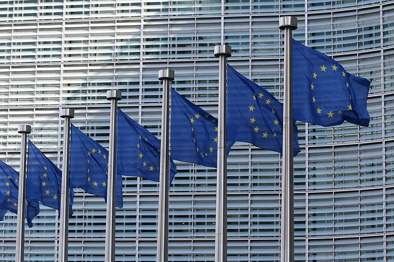 European Commission enforces rights of air passengers in case of flight cancellations