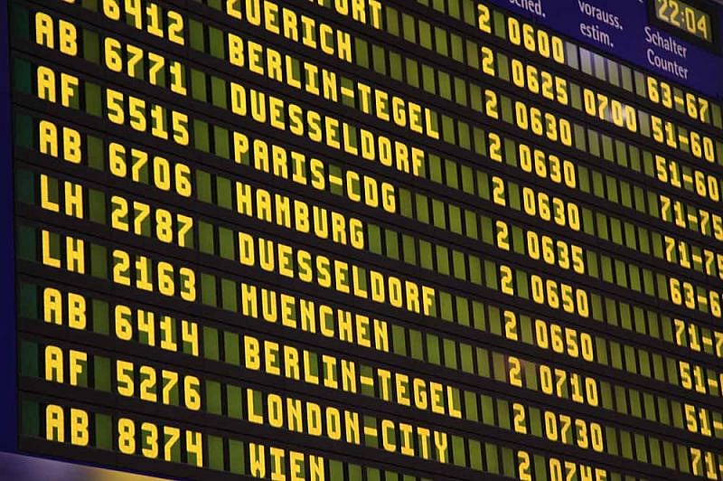  detalle del panel de informaci&oacute;n con el horario de los vuelos