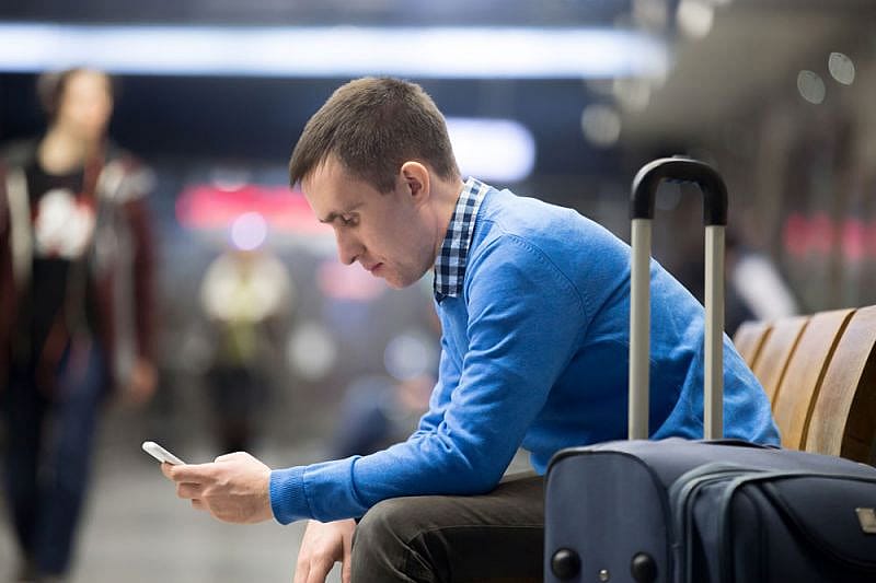 Passenger looking for information about LOT Polish Airlines refund policy