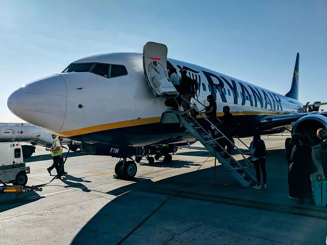Passagiere an Bord eines Ryanair-Fluges