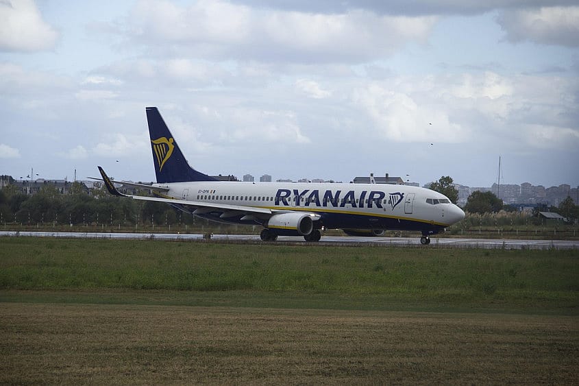 Ryanair avion pri poletanju sa aerodroma u Ni&scaron;u